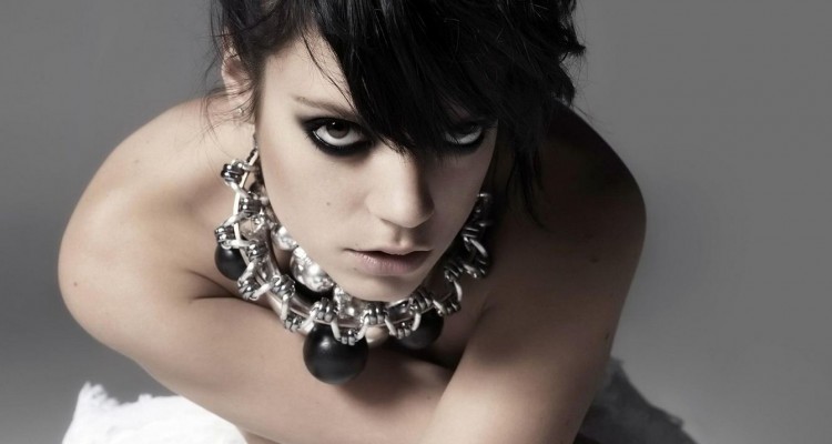 Lily Allen nue
