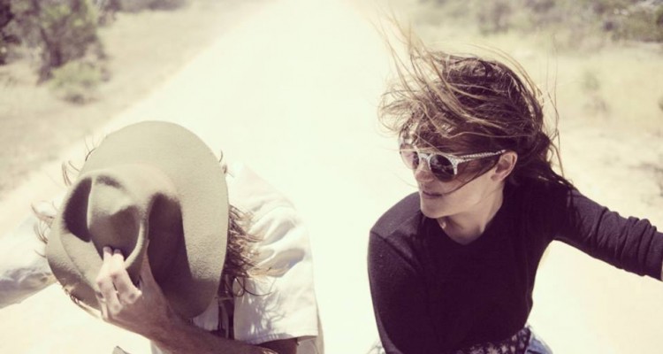 angus-and-julia-stone-photo-wind