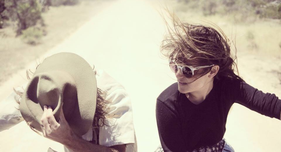 angus-and-julia-stone-photo-wind