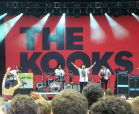 THE KOOKS (photo: Nico Pelletier, RREVERB)