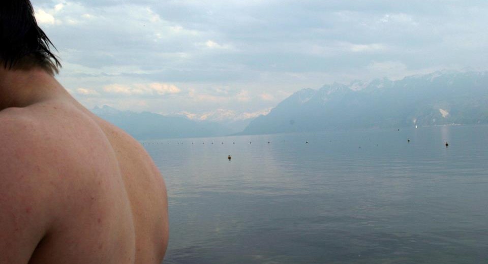 girls-in-hawaii-absence