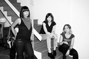 SLEATER-KINNEY, The Girls Are Back In Town