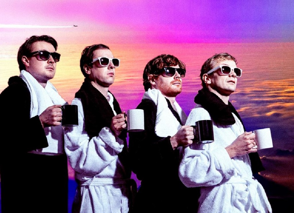 DJANGO DJANGO, Born Under The Buzz