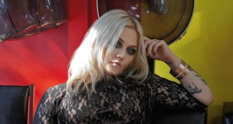 elle king