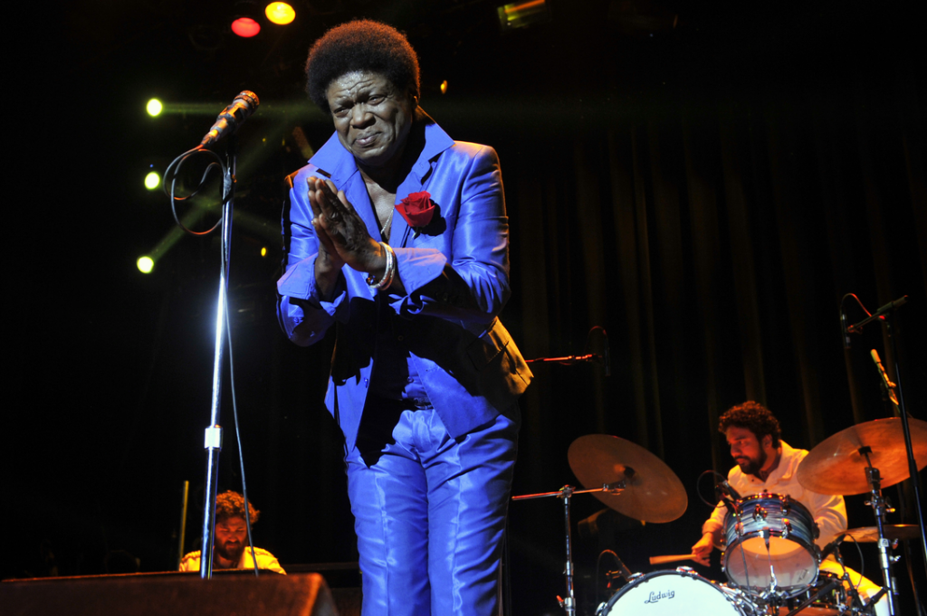 La grand-messe de CHARLES BRADLEY et NAOMI SHELTON