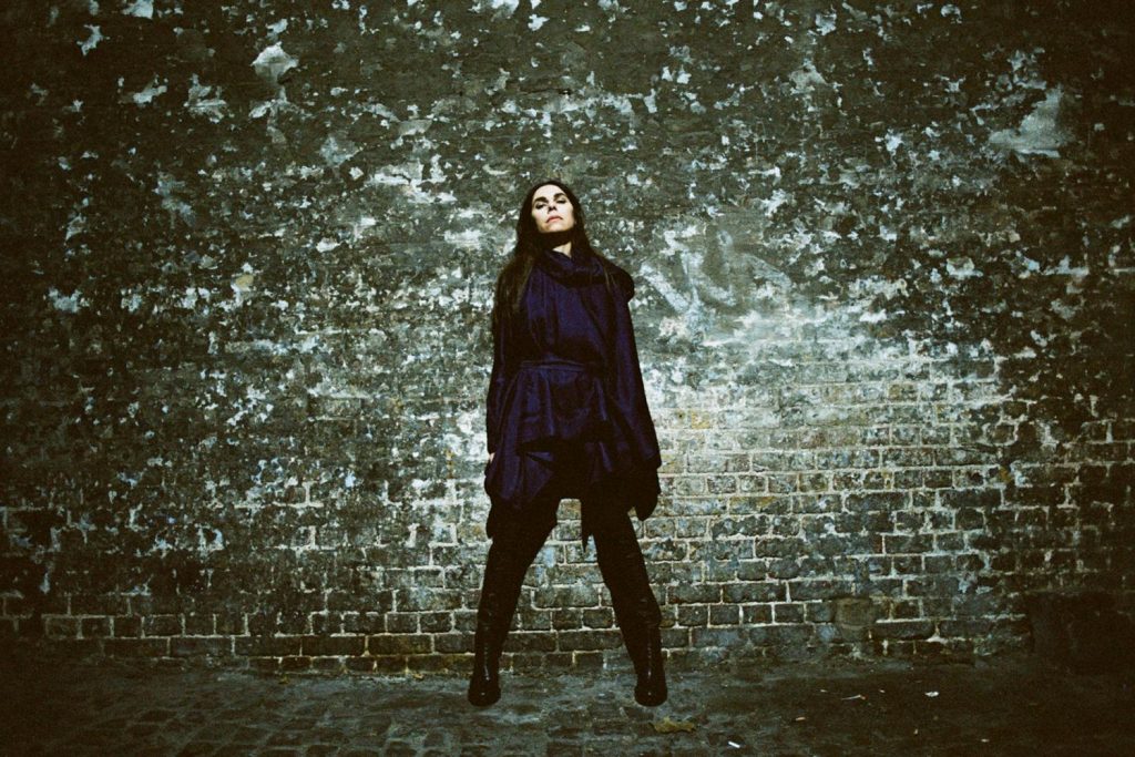 PJ HARVEY – Le calibre