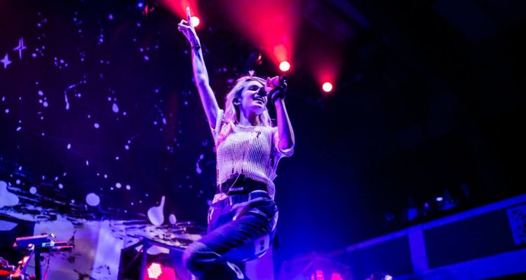 Grimes live