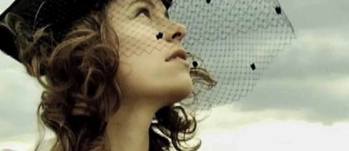 emily-loizeau