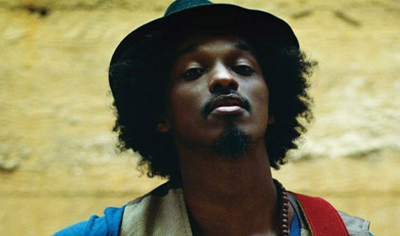 K’NAAN ne se sent pas obligé de jouer au rappeur viril