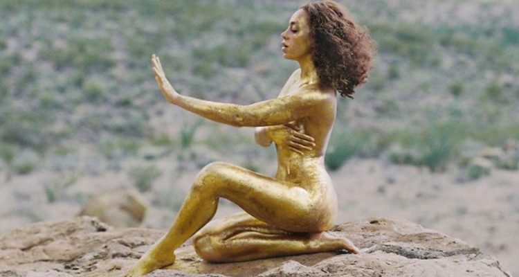 solange nude gold
