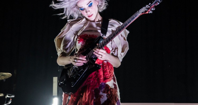st-vincent-guitar